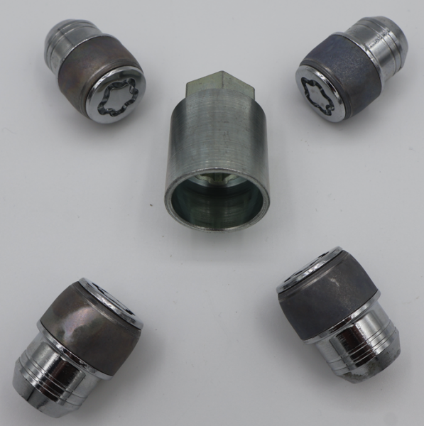 КОЛІСНІ ГАЙКИ З СЕКРЕТОМ