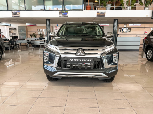 Новий Mitsubishi Pajero Sport 2023 Intense 2.4 DI-D AТ (181 к.с.) Super Select 4WD-II за 1 869 000 грн