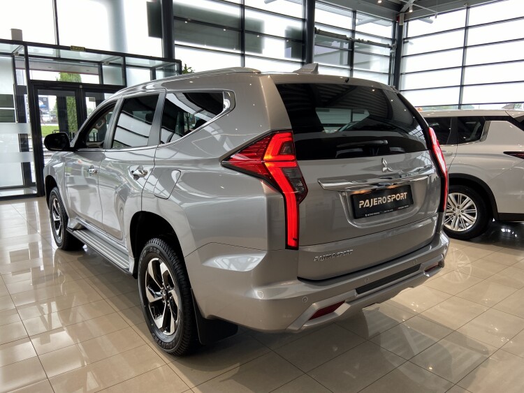 Pajero Sport ULTIMATE 3.0V6 8AT 4WD