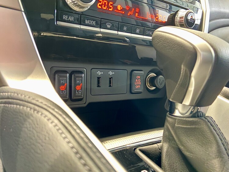 Pajero Sport ULTIMATE 3.0V6 8AT 4WD