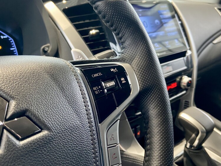 Pajero Sport ULTIMATE 3.0V6 8AT 4WD