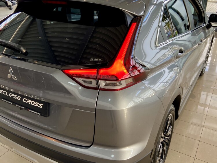 Eclipse Cross Invite