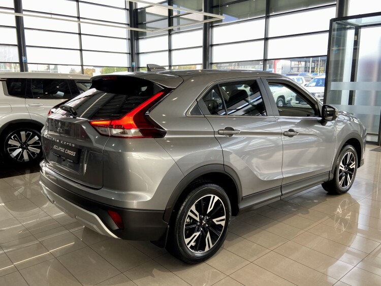 Eclipse Cross Invite