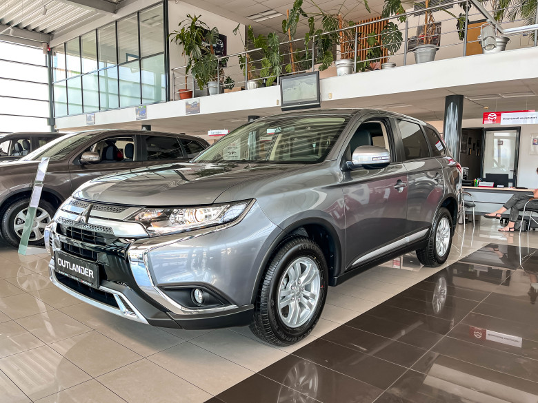 Outlander Intense 2.0 CVT